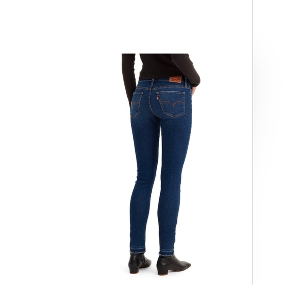 Levi's Denim - Levi's Women's Deep Blue Skinny Jeans size 27 like new